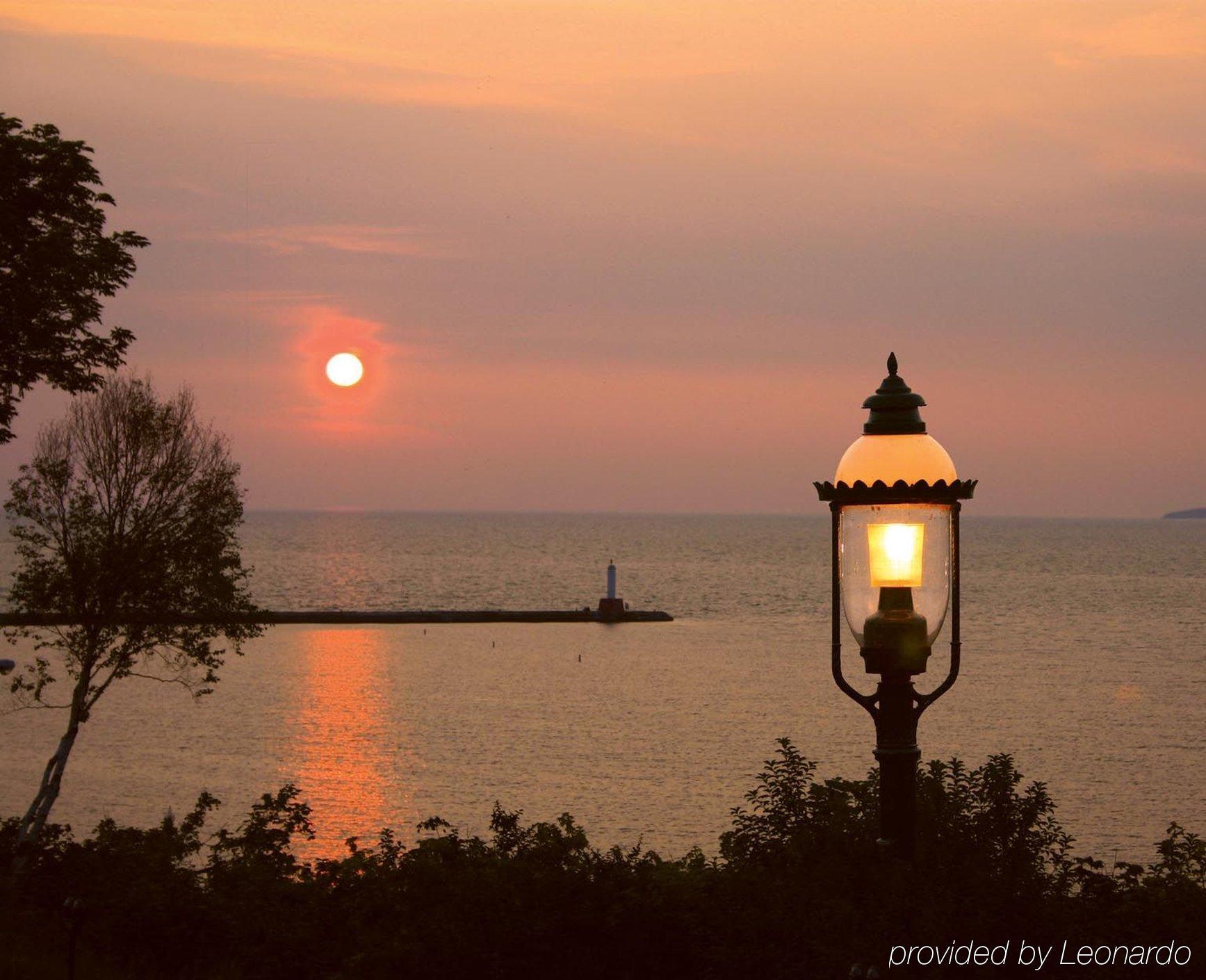 Perry Hotel Petoskey Bagian luar foto