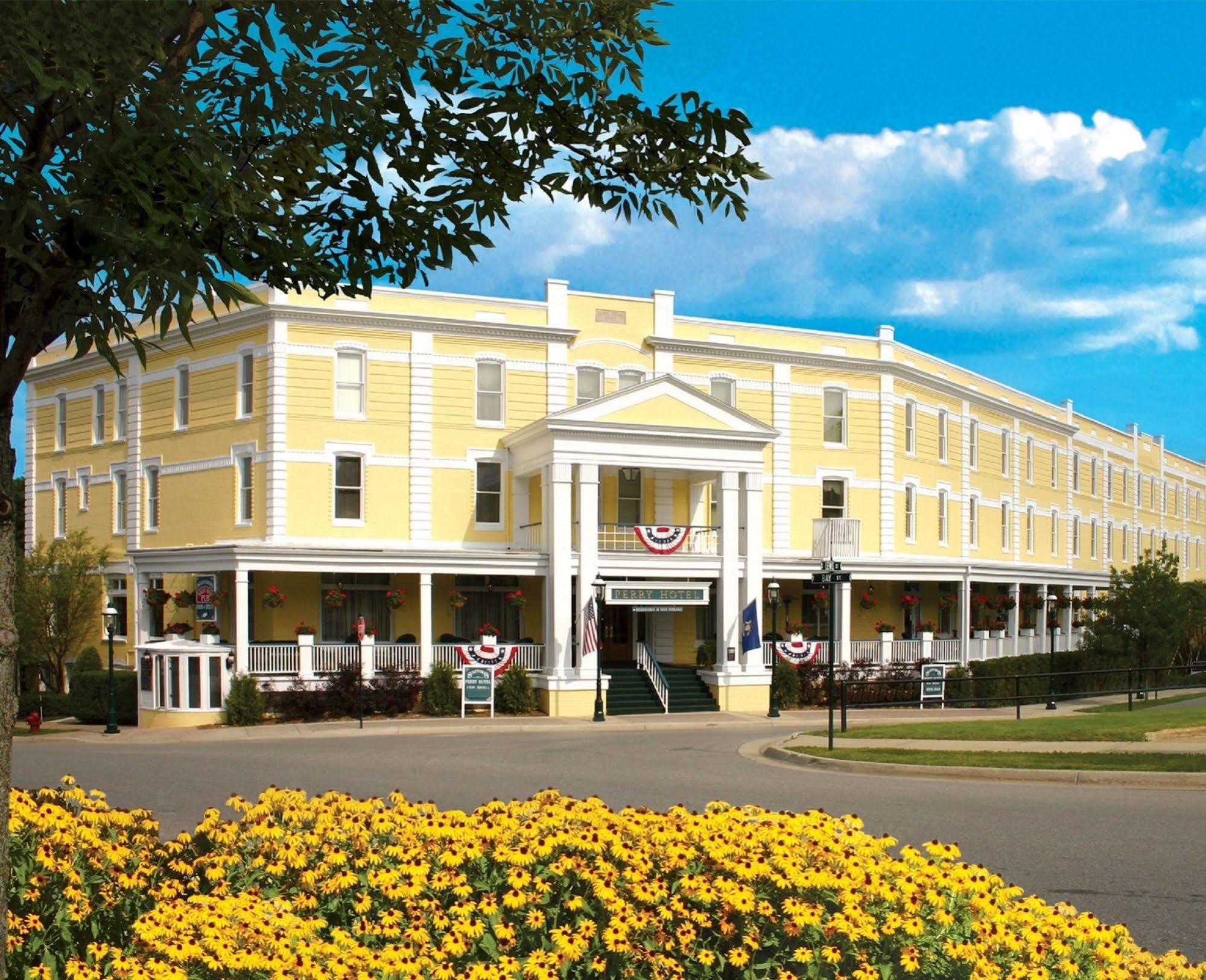 Perry Hotel Petoskey Bagian luar foto