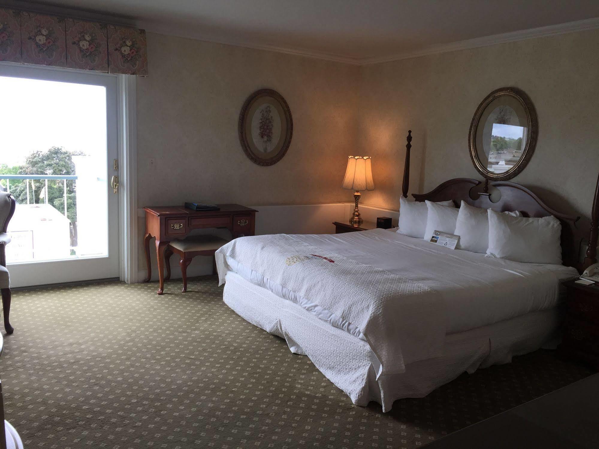 Perry Hotel Petoskey Bagian luar foto