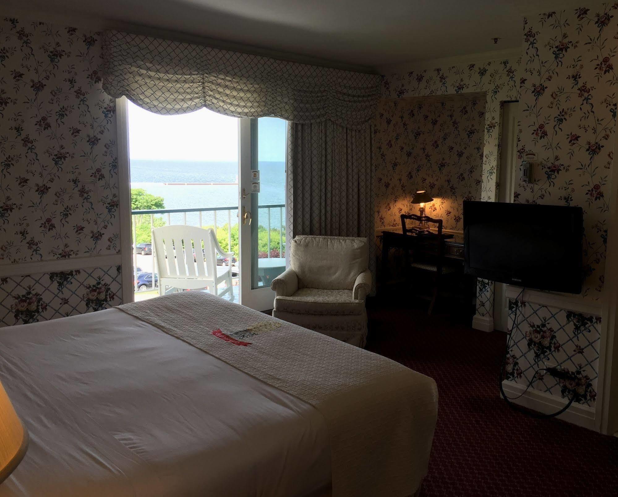 Perry Hotel Petoskey Bagian luar foto